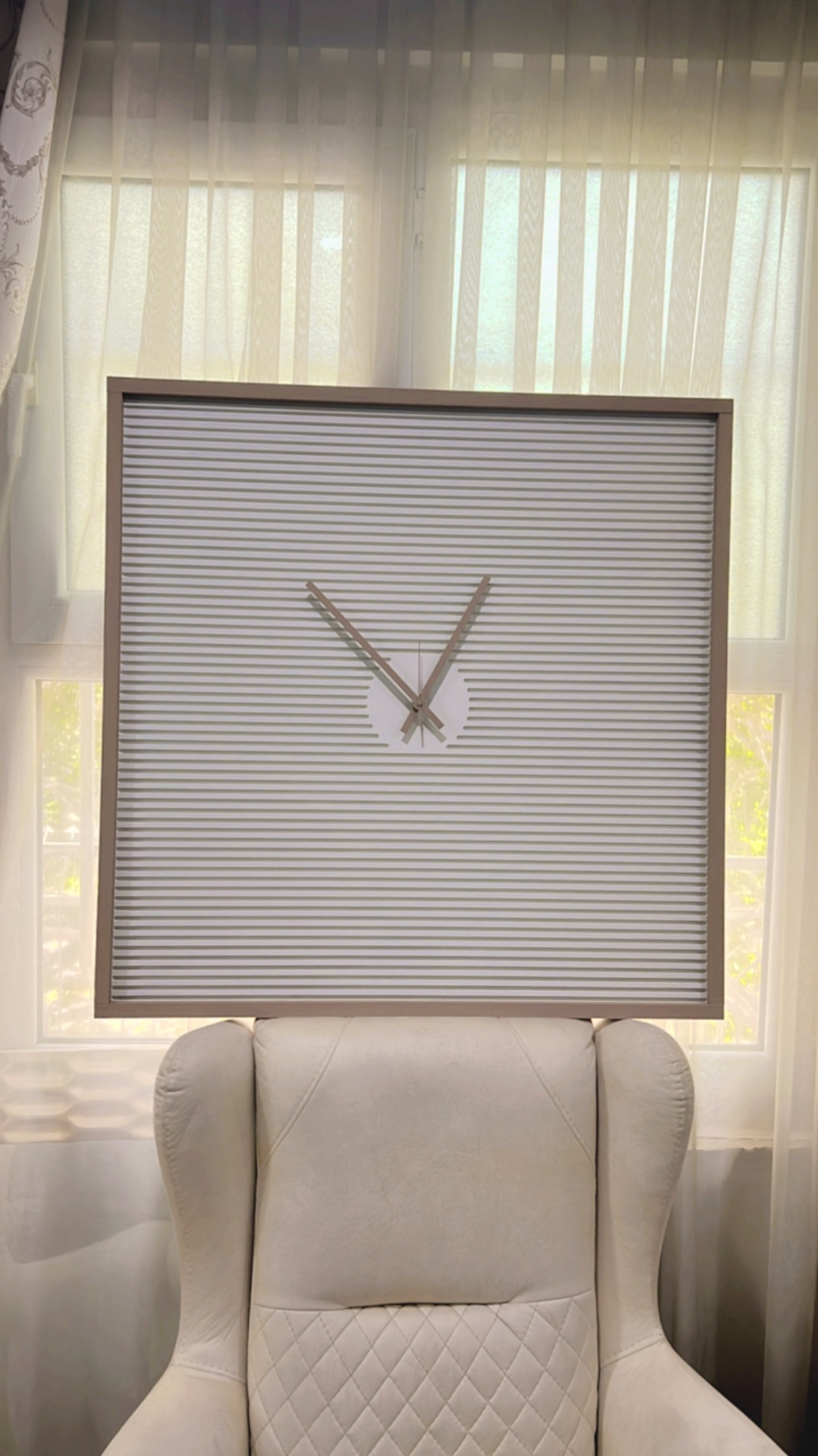 ساعت دیواری مدرن راه راه (پارامتریک) مربع | اعداد ترکیبی خطی | جنس MDF با موتور آرام‌گرد تایوانی | تنوع سایز ۳۰ تا ۹۰ سانتی‌متر